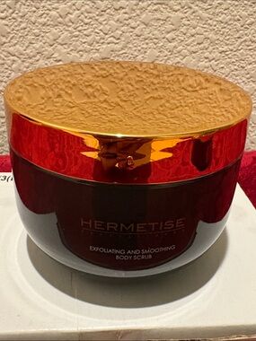 Hermetise Exfoliating Body Scrub
